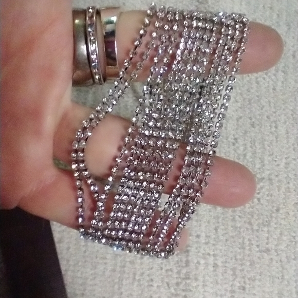 Wide silvertone crystal 🔮 multi row bracelet - Picture 1 of 6